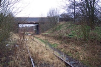Trackbed between platforms