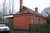 Wombourne station entrance to Wolverhampton platform